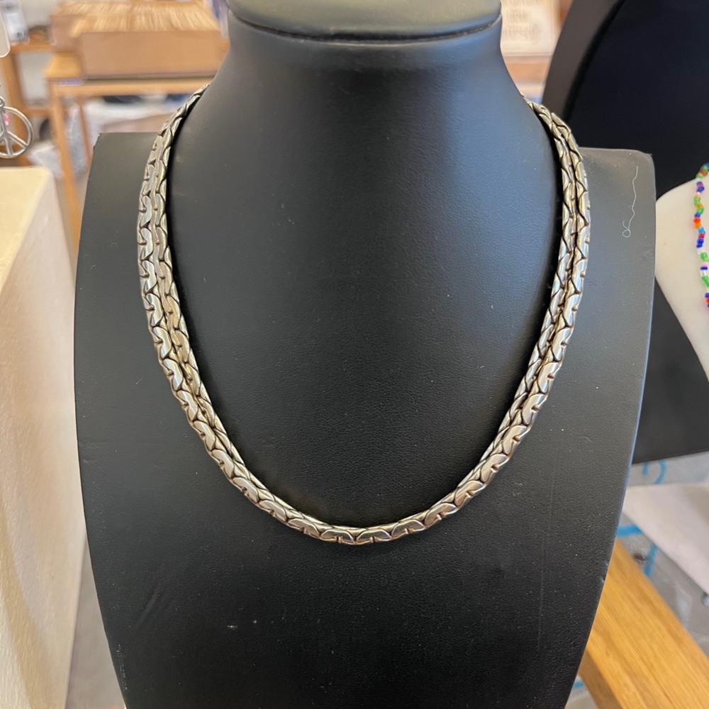 necklace - Picture 3 of 5